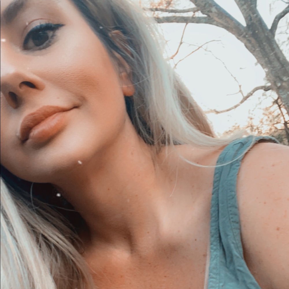 Meet your Posher, Deanna